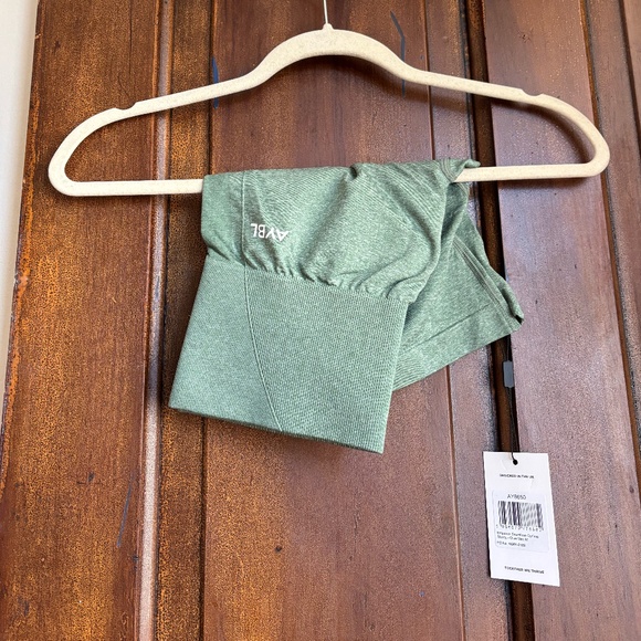 NWT AYBL Empower Seamless Cycling Shorts Color Green Size Medium - Picture 2 of 4